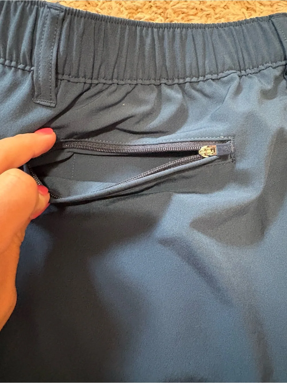 Chubbies Everywear performance shorts navy blue men’s size large 8” inseam